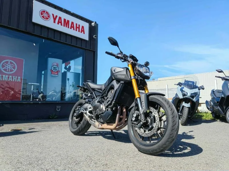 MT09
