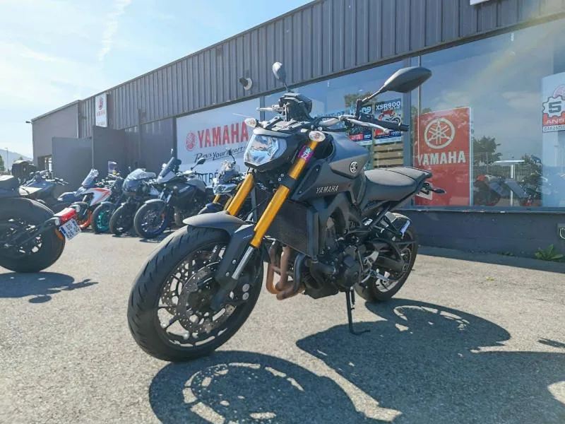 MT09