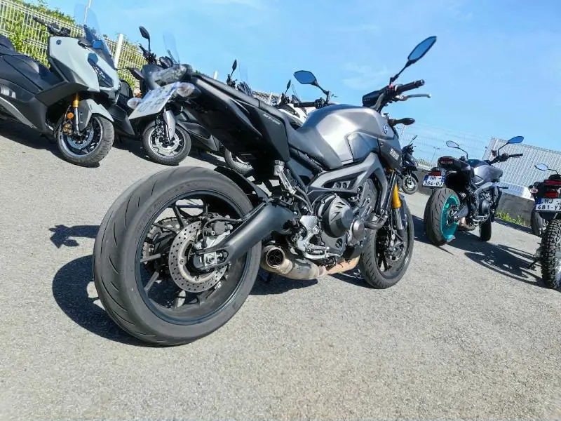 MT09