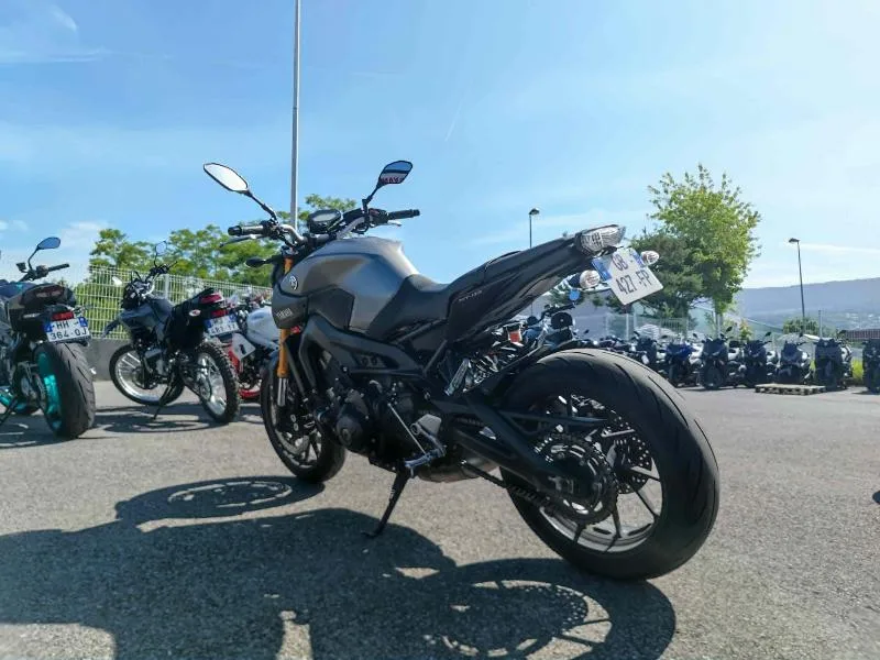 MT09
