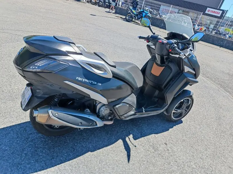 METROPOLIS 400 GT