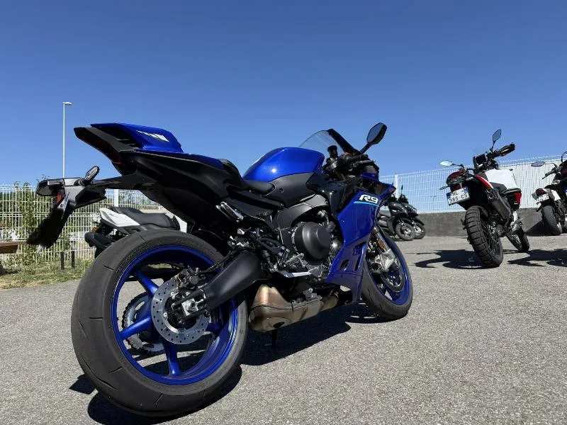 YZFR9