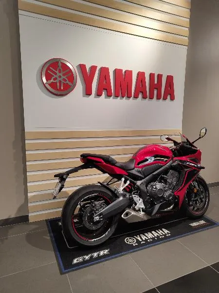 CBR 650  R