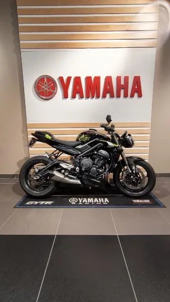 STREET TRIPLE 765 RS