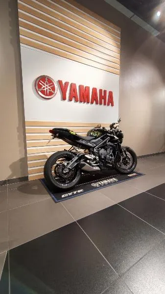 STREET TRIPLE 765 RS
