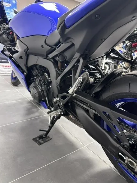 YZFR9