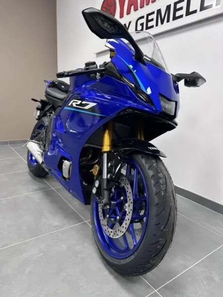YZFR7