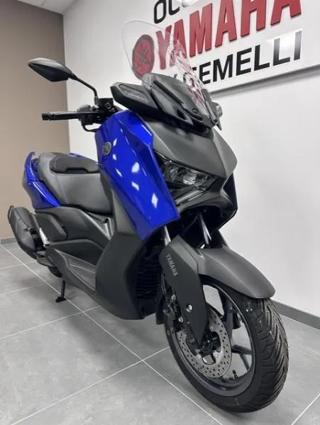 XMAX 125