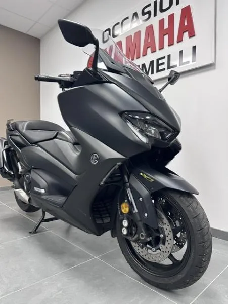 XP TMAX 560