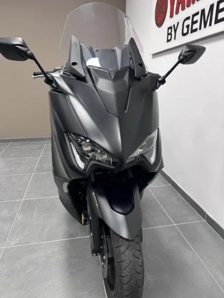 XP TMAX 560