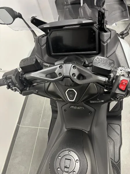 XP TMAX 560 TECH MAX