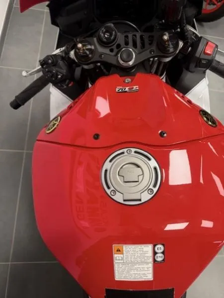 YZFR9