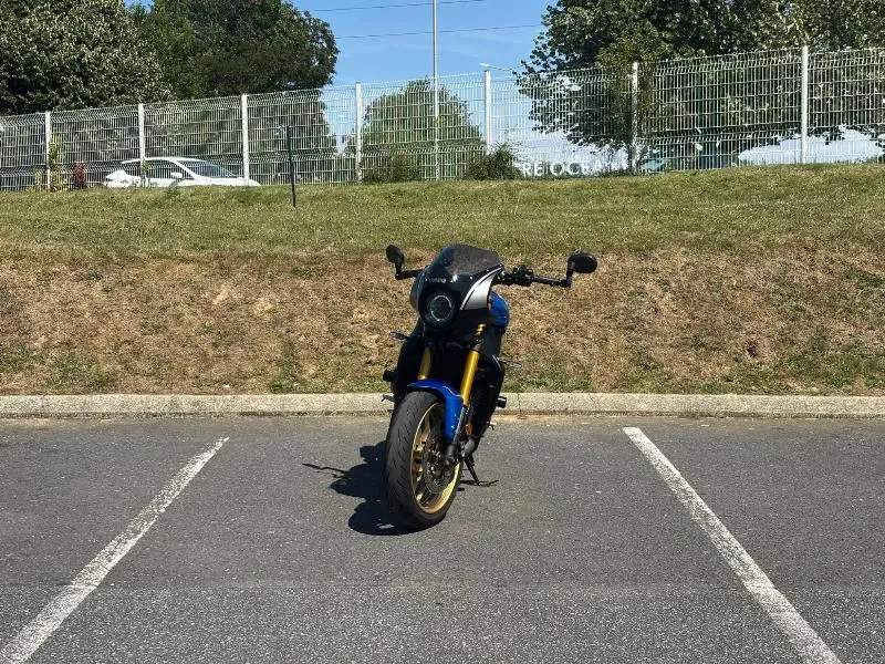 XSR 900