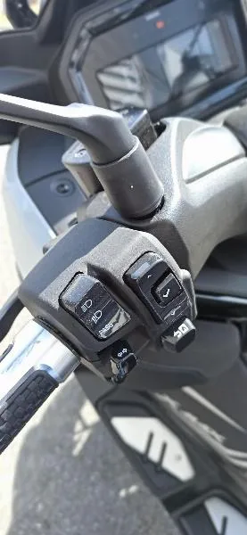 XMAX 300 Tech Max