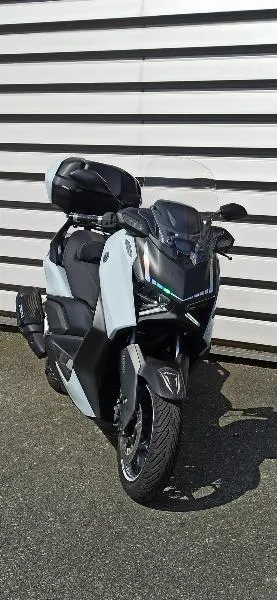 XMAX 300 Tech Max
