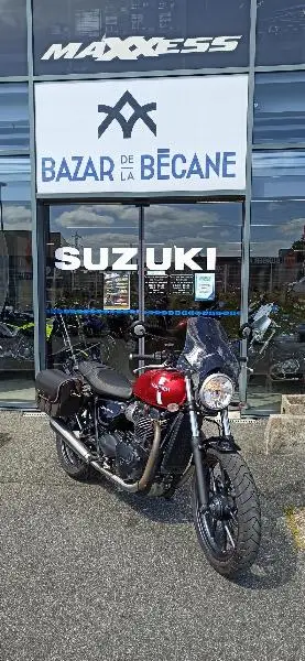 STREET TWIN  900