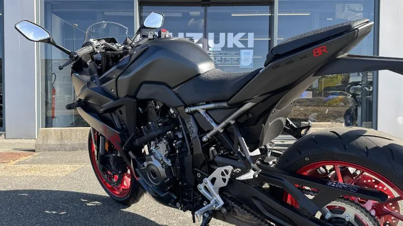 GSX8R