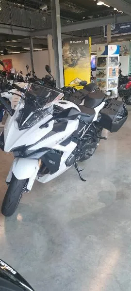 GSXS 1000 GT