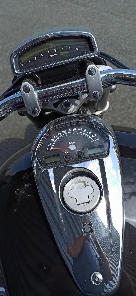 INTRUDER 1800