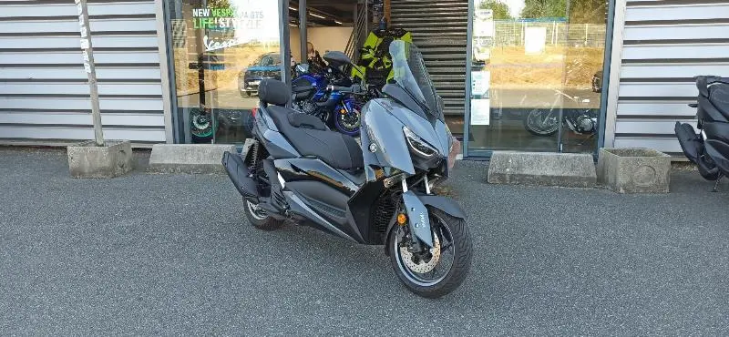XMAX 125 TECH MAX
