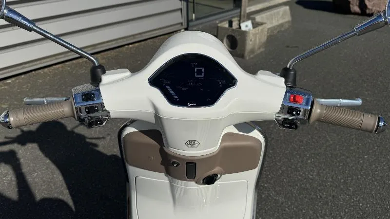 VESPA PRIMAVERA 125 S