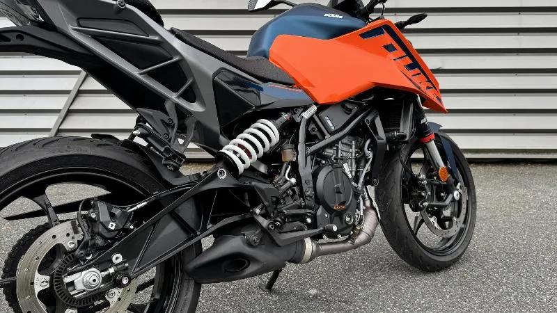 125 DUKE ABS