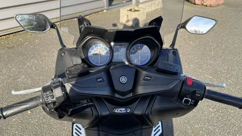 XP TMAX 560