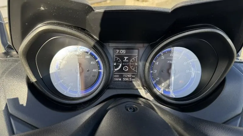 XP TMAX 560
