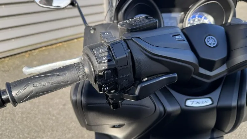 XP TMAX 560