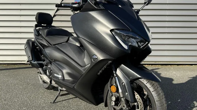 XP TMAX 560