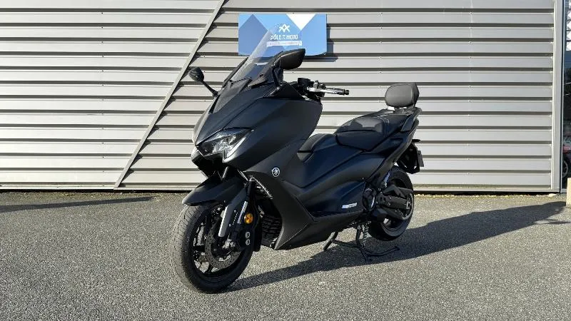 XP TMAX 560