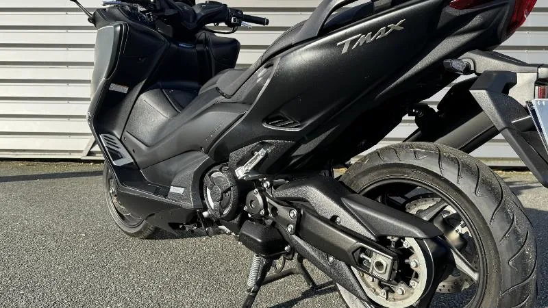 XP TMAX 560