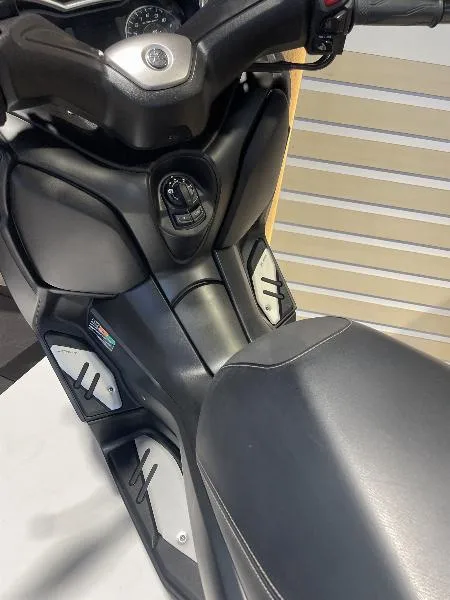 XMAX 125