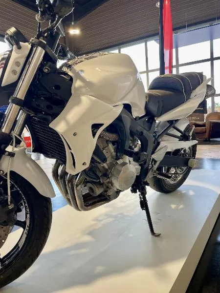 FZ6 