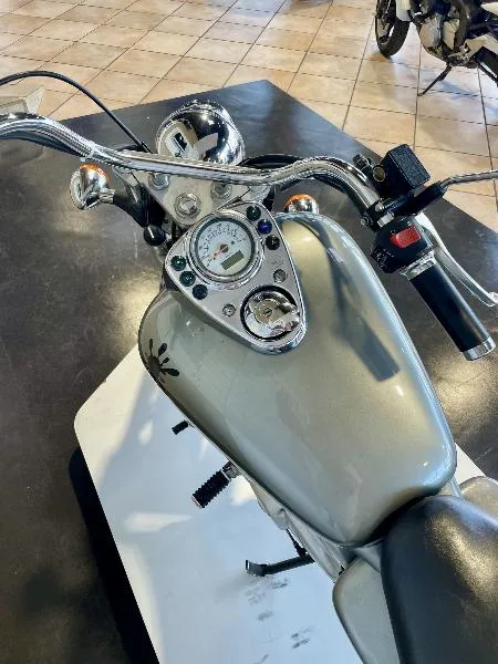 VT SHADOW 125