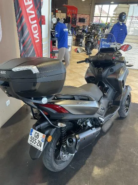 TRICITY 300