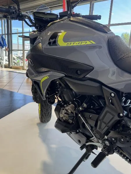 MT07
