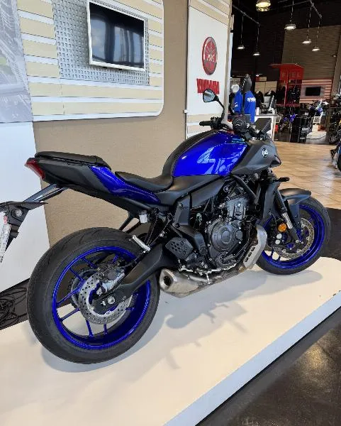 MT07