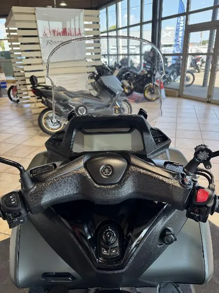 TRICITY 300