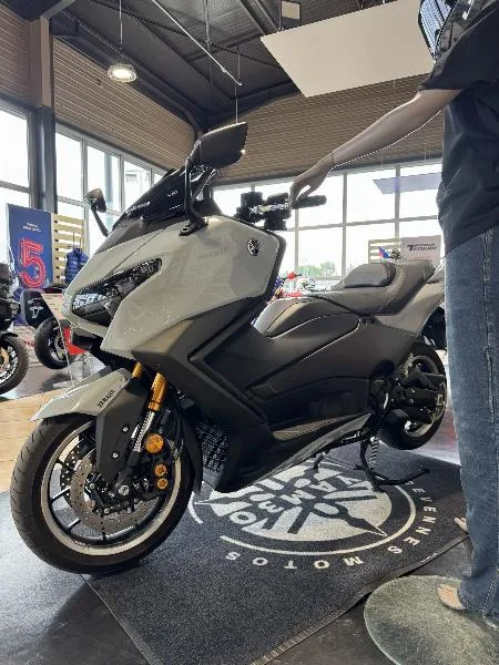XP TMAX 560 TECH MAX