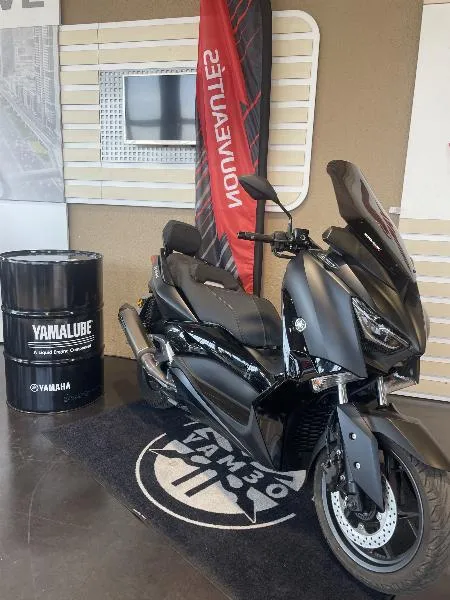 XMAX 125 IRON MAX