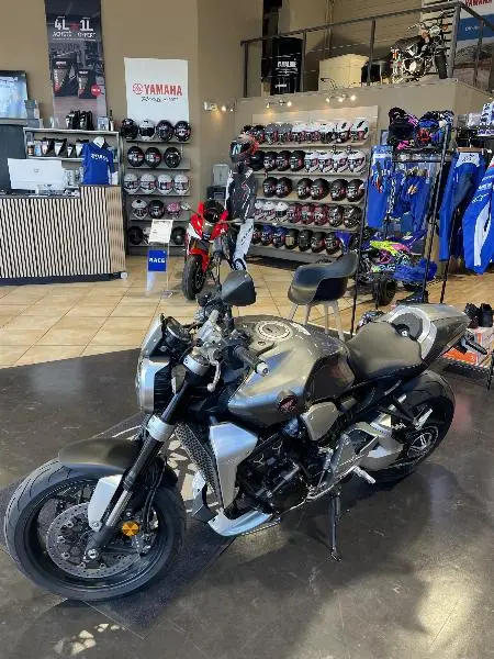 CB 1000 R