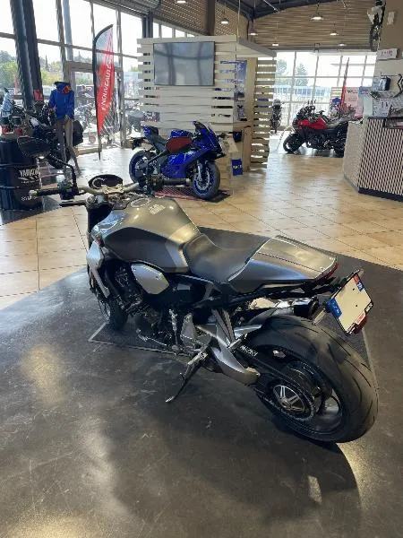CB 1000 R