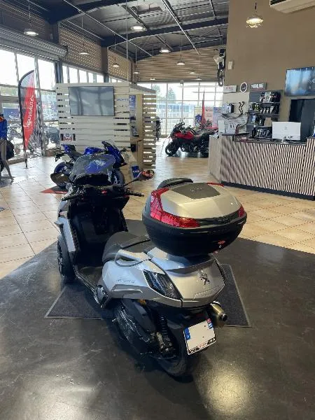 METROPOLIS 400