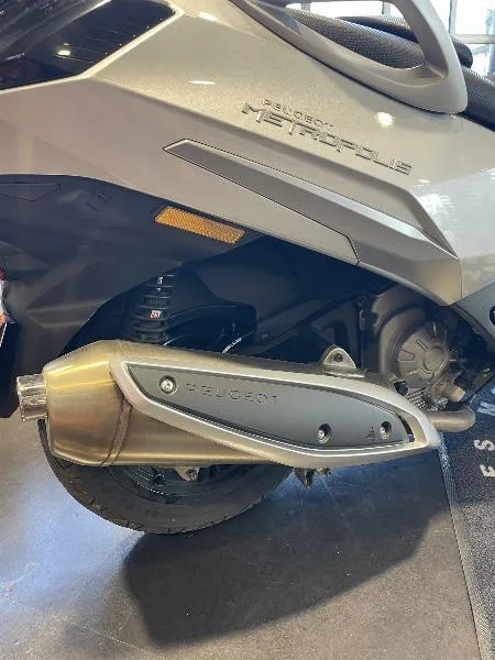 METROPOLIS 400