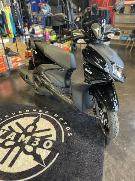 RayZR 125