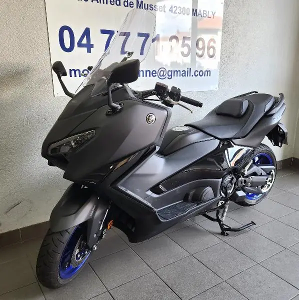 XP TMAX 560