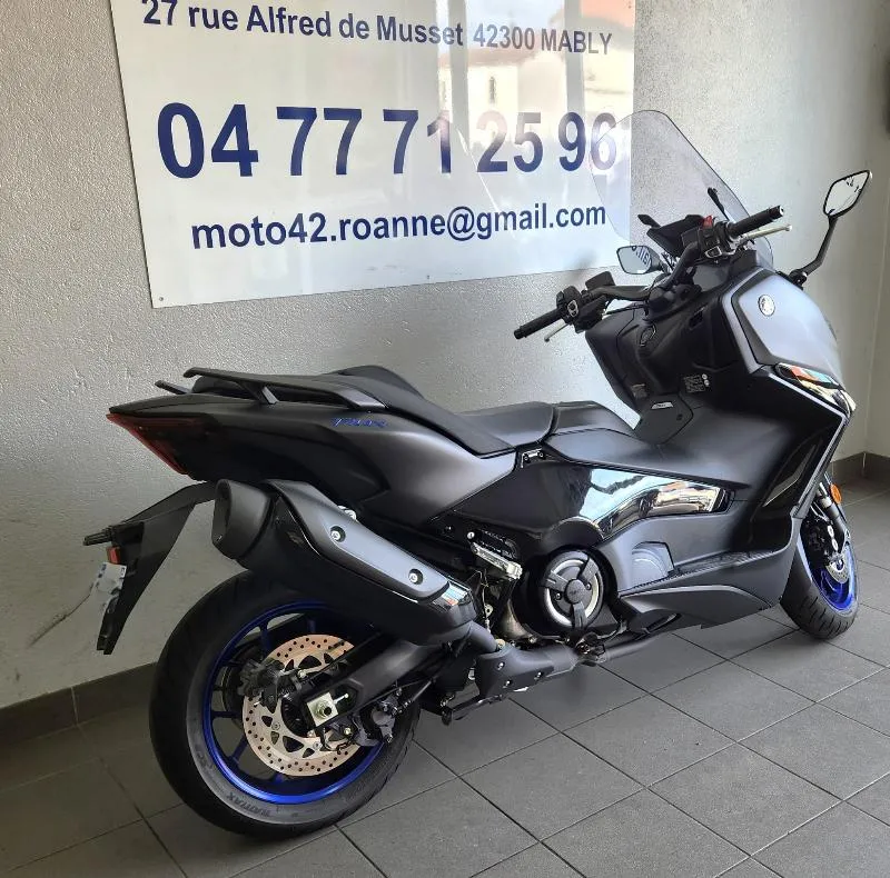 XP TMAX 560