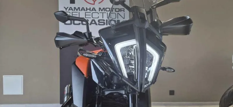 390 ADVENTURE
