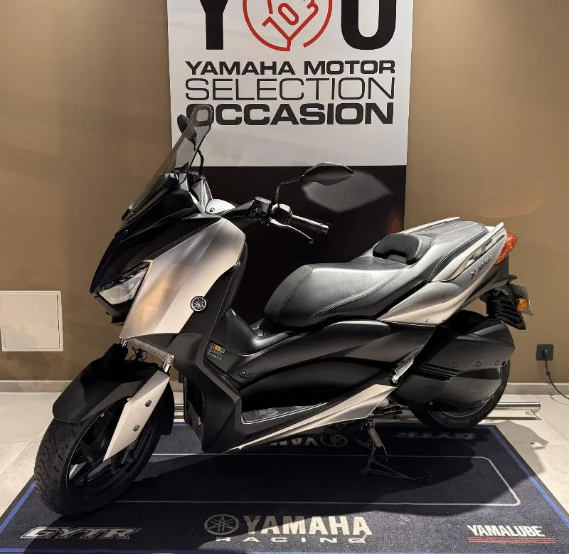 XMAX 300